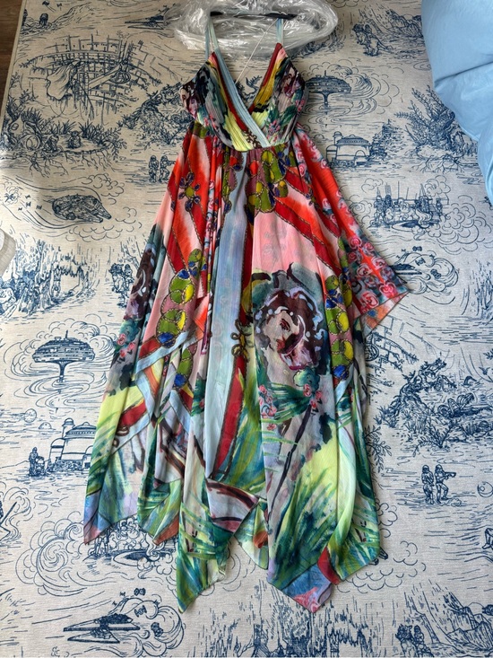 Alice + Olivia Dresses & Skirts - Alice + Olivia Lola Lady Watercolor Maxi Dress